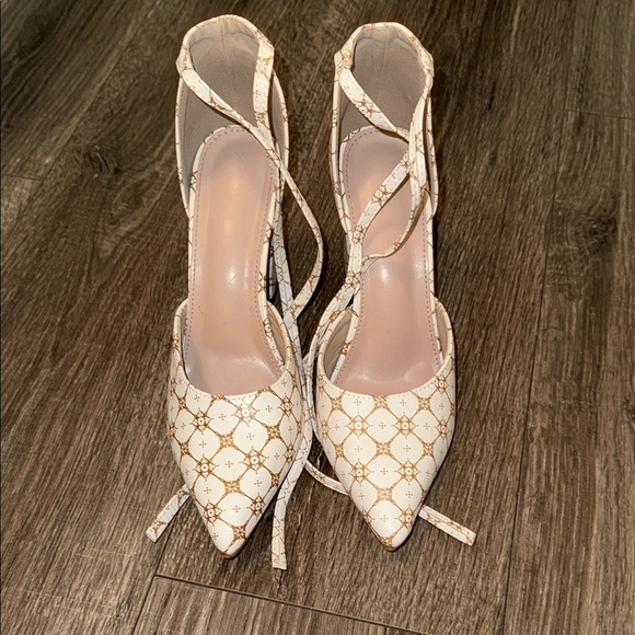 3in White and Gold Block Heel - Picture 2 of 6